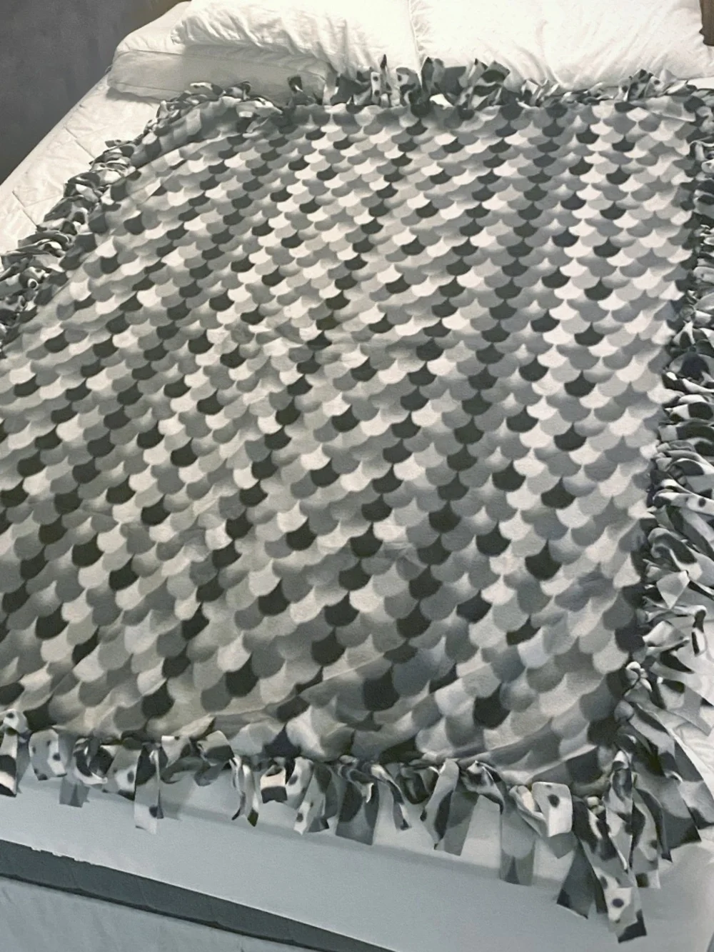 Bedding, High Quality - Sheets, Blanket, Pillow (LOT)
